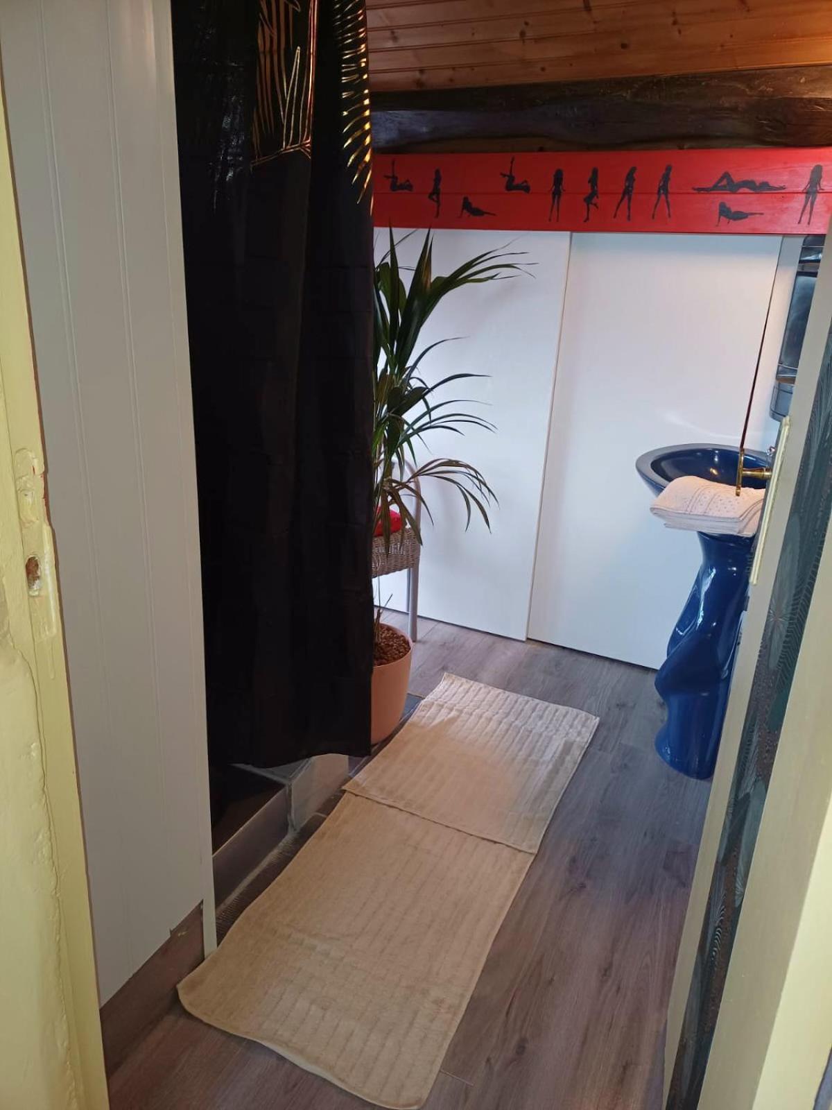 Le Lion Dort Bed & Breakfast Cormeilles-en-Parisis Exterior photo